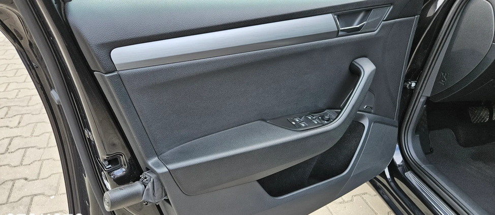 Skoda Superb cena 74904 przebieg: 211353, rok produkcji 2017 z Zawiercie małe 379